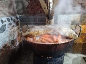 قبل شهر رمضان .. ضبط مصنع لإنتاج "قمر الدين" المغشوش فى القناطر الخيرية - صور