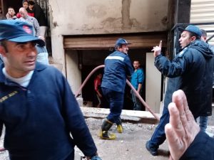 صور - السيطرة على حريق بورشة نجارة بشبرا الخيمة