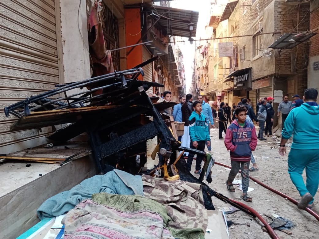 صور - السيطرة على حريق بورشة نجارة بشبرا الخيمة صور - السيطرة على حريق بورشة نجارة بشبرا الخيمة