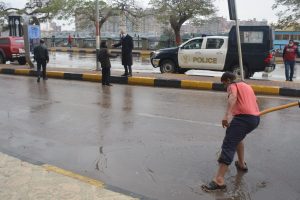 محافظ القليوبية يتابع جهود رفع وإزالة آثار الأمطار بمدينة بنها