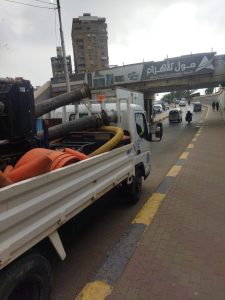 صور - رفع تجمعات مياه الأمطار من شوارع القليوبية