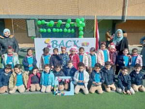 ميكي يستقبل عصافير الشبان في اول يوم دراسي