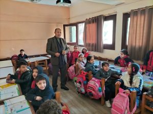 مدير عام مدارس الشبان ببنها يتفقد طلاب المجمع