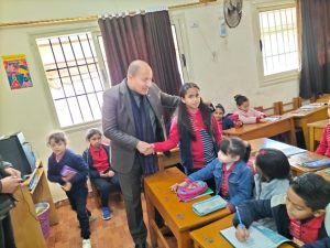 مدير عام مدارس الشبان ببنها يتفقد طلاب المجمع