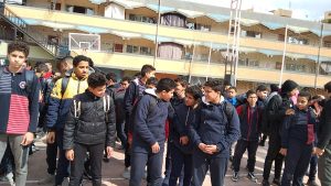 شبان بنها تتحدى مخاطر الزلازل بتجربة اخلاء ناجحة