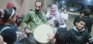 بحب أفرح الناس .. وفاء أول مسحراتيه في بنها - صور