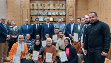 مجلس جامعة بنها يكرم الطلاب المتميزين في الأنشطة الطلابية بالجامعة