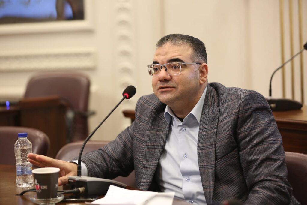النائب سيد حجازي يطالب بحماية العاملين بالخارج وتشجيعهم علي الاستثمار في مصر النائب سيد حجازي يطالب بحماية العاملين بالخارج وتشجيعهم علي الاستثمار في مصر