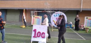 شبان بنها تحتفل بيوم المائه مع براعمها الصغار