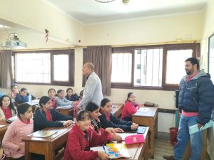 مدير عام مدارس شبان بنها يتفقد طلاب المرحلة الابتدائية