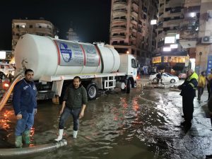 بعد غرق الشوارع .. شفط مياه الأمطار من شوارع القليوبية