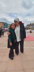 جنه الشبان تبهر  الجميع بلغة الاشارة