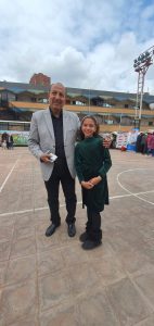 جنه الشبان تبهر  الجميع بلغة الاشارة