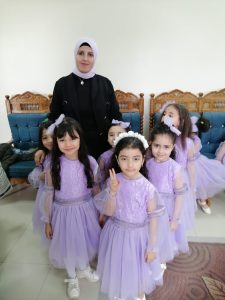 بأداء متميز .. "خديجة" تبدع في كورال "أمي هي الدنيا"