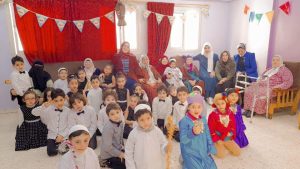 " لغرس قيم الوفاء ".. شبان بنها تحتفل بعيد الأم في دار المسنيين