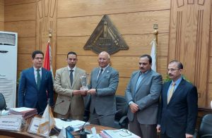 مجلس جامعة بنها يكرم شركاء النجاح لدورهم في دعم المستشفيات الجامعية