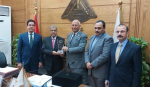 مجلس جامعة بنها يكرم شركاء النجاح لدورهم في دعم المستشفيات الجامعية