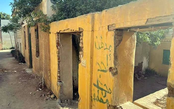 ضبط مرتكبي واقعة سرقة أبواب حديدية خاصة بمقابر بالقليوبية