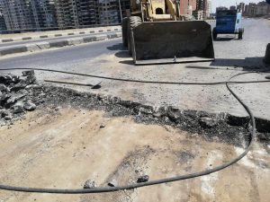 بدء إصلاح الهبوط الأرضي بالطريق الزراعي ببنها