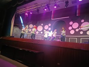 جامعة بنها تستضيف الفنان سامح حسين