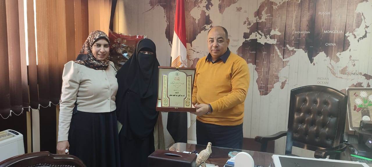 ضمن احتفالات يوم الشهيد.. شبان بنها تواصل تكريم اسر الشهداء ضمن احتفالات يوم الشهيد.. شبان بنها تواصل تكريم اسر الشهداء