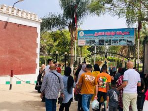 صور .. إقبال المواطنين على حدائق القناطر في ثالث أيام العيد