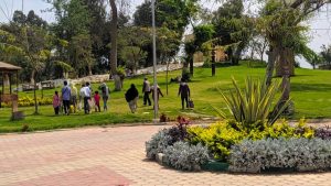 صور .. إقبال المواطنين على حدائق القناطر في ثالث أيام العيد