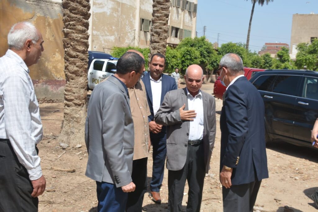 محافظ القليوبية يتفقد أعمال إنشاء مبنى الإدارة الزراعية وموقف السيارات بكفر شكر محافظ القليوبية يتفقد أعمال إنشاء مبنى الإدارة الزراعية وموقف السيارات بكفر شكر