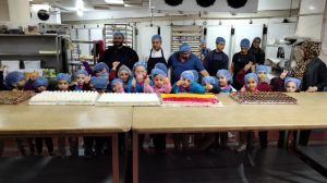 براعم شبان بنها داخل مصنع دونتس