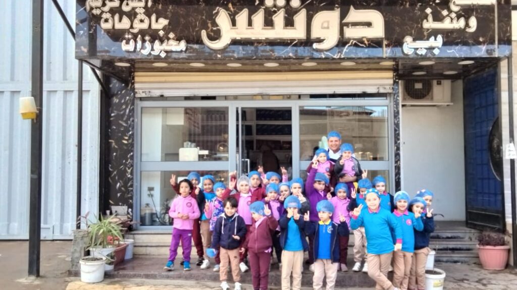 براعم شبان بنها داخل مصنع دونتس براعم شبان بنها داخل مصنع دونتس