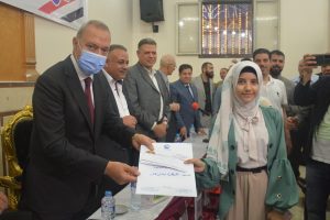 محافظ القليوبية يُكرِم حفظة القرآن الكريم بشبرا الخيمة - صور