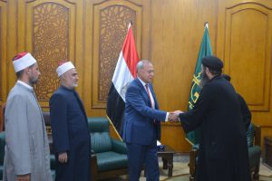 محافظ القليوبية يستقبل وفد كنسي للتهنئة بعيد الفطر المبارك