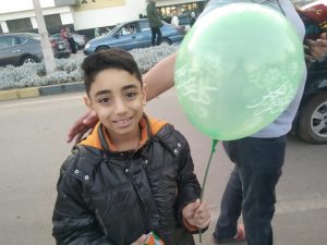 بالصور التذكارية والبلالين.. أهالي بنها يحتفلون بالعيد