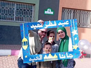 اضحك تطلع الصورة حلوة.. صور العيد في الشبان ترسم البهجة