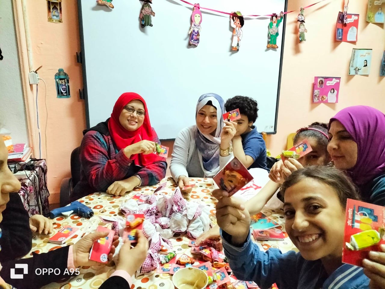 كواليس الفرحه... الجنود المجهولة في احتفالات العيد بشبان بنها كواليس الفرحه... الجنود المجهولة في احتفالات العيد بشبان بنها