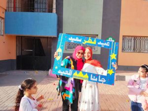 اضحك تطلع الصورة حلوة.. صور العيد في الشبان ترسم البهجة