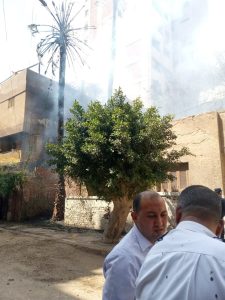 صور - السيطرة على حريق داخلا فيلا بمدينة بنها