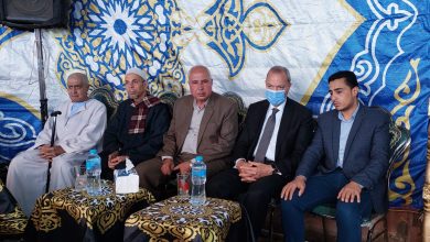 محافظ القليوبية ورئيس جامعة بنها يشاركان فى واجب عزاء والدة الزميل إبراهيم جودة
