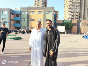 رئيس هيئة شبان بنها يؤدي صلاة العيد وسط جموع المواطنيين