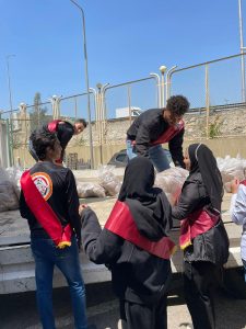 2500 كرتونة سلع من مبادرة "طلاب الخير" بجامعة بنها لقري القليوبية