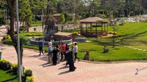 صور - إقبال المواطنين على حدائق القناطر في ثاني أيام عيد الفطر