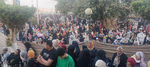 صور - توافد كبير للمصلين لأداء صلاة عيد الفطر ببنها