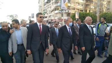 صور - محافظ القليوبية يشارك المواطنين احتفالاتهم بعيد الفطر ببنها