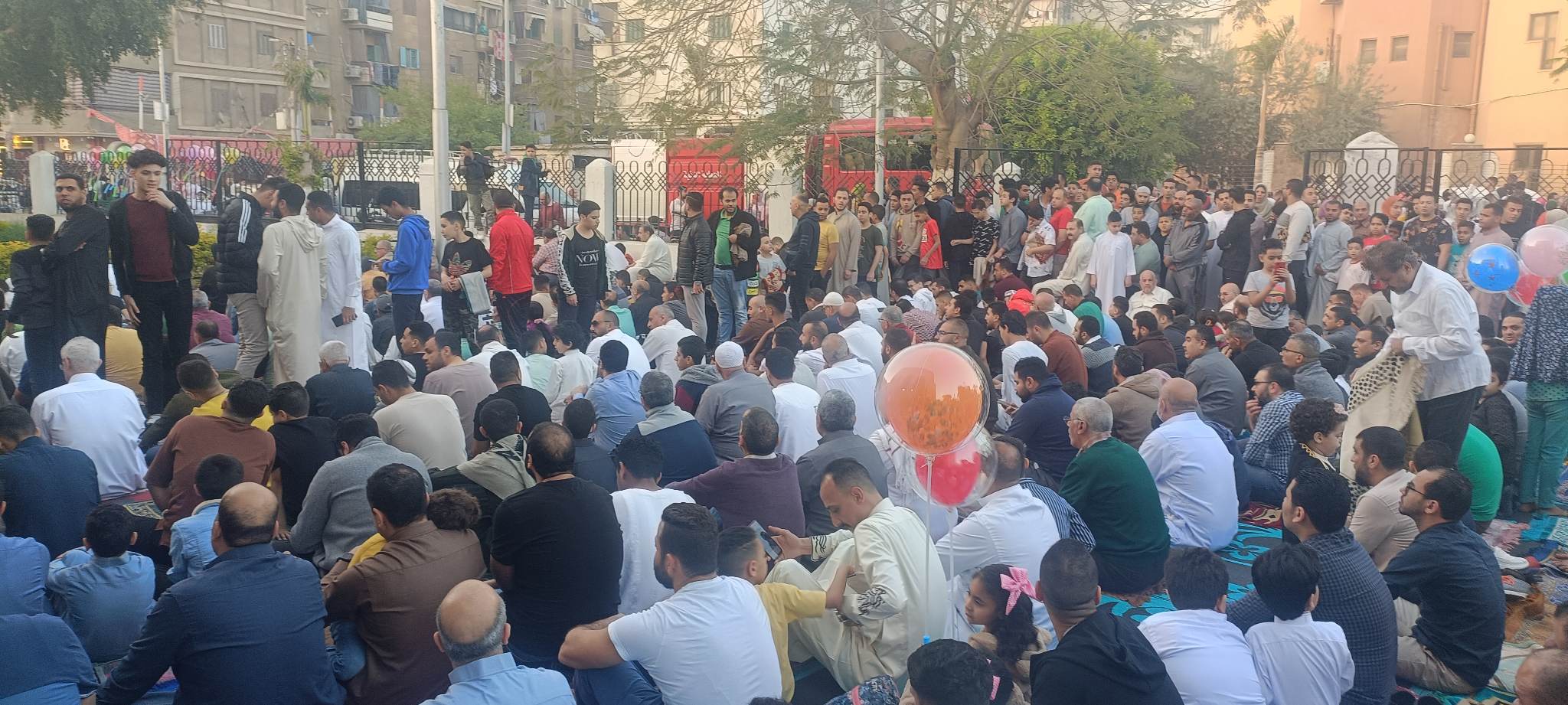 صور - توافد كبير للمصلين لأداء صلاة عيد الفطر ببنها صور - توافد كبير للمصلين لأداء صلاة عيد الفطر ببنها