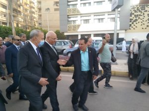 صور - محافظ القليوبية يشارك المواطنين احتفالاتهم بعيد الفطر ببنها