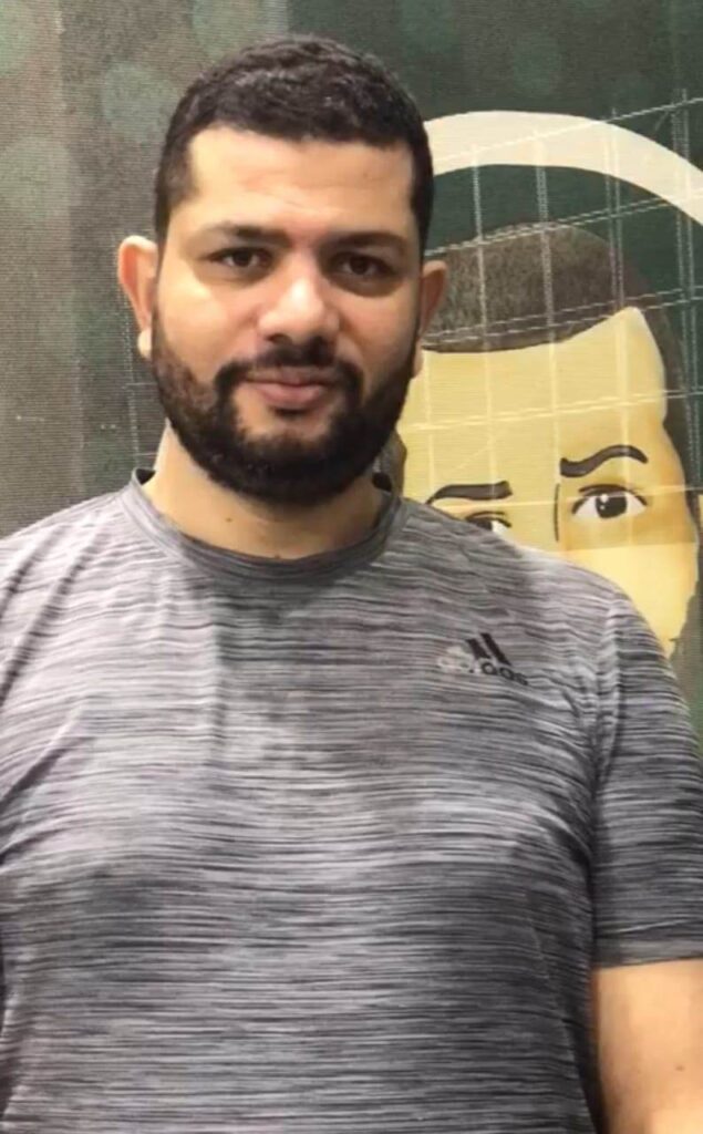 شاب بالخانكة يقدم عروض فنية للاطفال على مسرح الرصيف احتفالا بالعيد شاب بالخانكة يقدم عروض فنية للاطفال على مسرح الرصيف احتفالا بالعيد