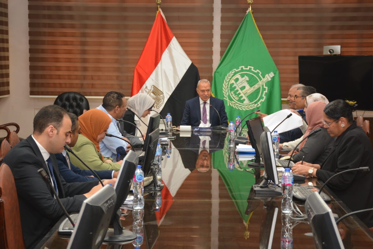 لتقليل الاستيراد من الخارج .. محافظ القليوبية يناقش مبادرة التعلم مدى الحياة تمهيدا لتدشينها الخميس المقبل