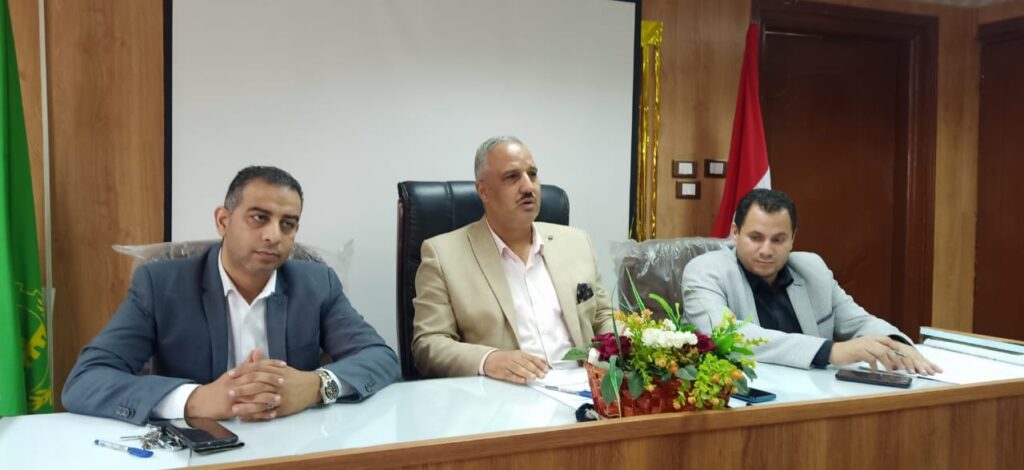 وكيل وزارة الشباب والرياضة بالقليوبية يناقش تعميم ضوابط الأمن والسلامة استعدادا للانشطة الصيفية وكيل وزارة الشباب والرياضة بالقليوبية يناقش تعميم ضوابط الأمن والسلامة استعدادا للانشطة الصيفية