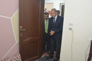 محافظ القليوبية يتفقد 72 منزل ضمن مشروع "سترة" لتحسين حياة المواطنين بالقناطر الخيرية