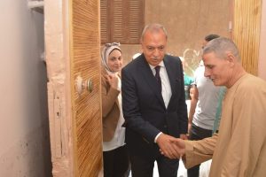 محافظ القليوبية يتفقد 72 منزل ضمن مشروع "سترة" لتحسين حياة المواطنين بالقناطر الخيرية